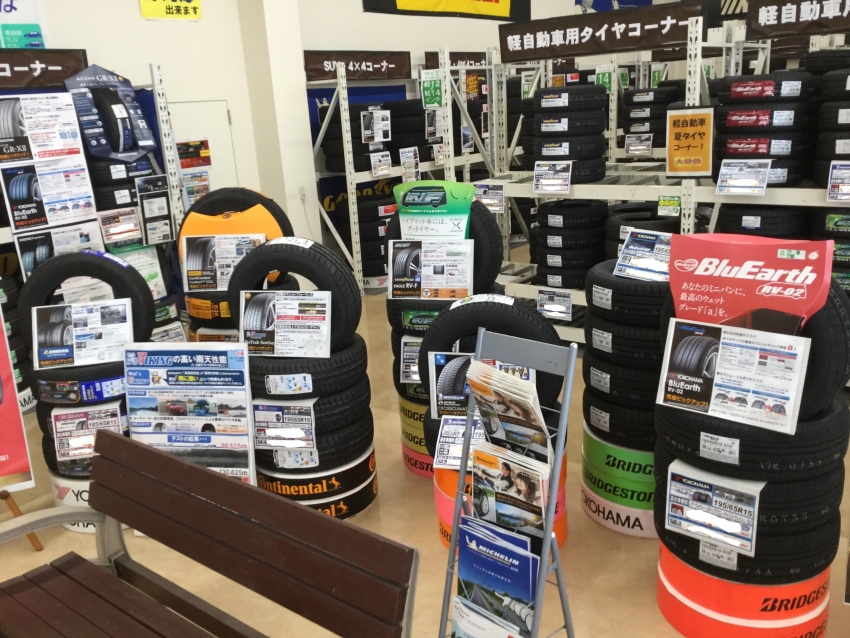 ウェットタイヤ売場.JPG