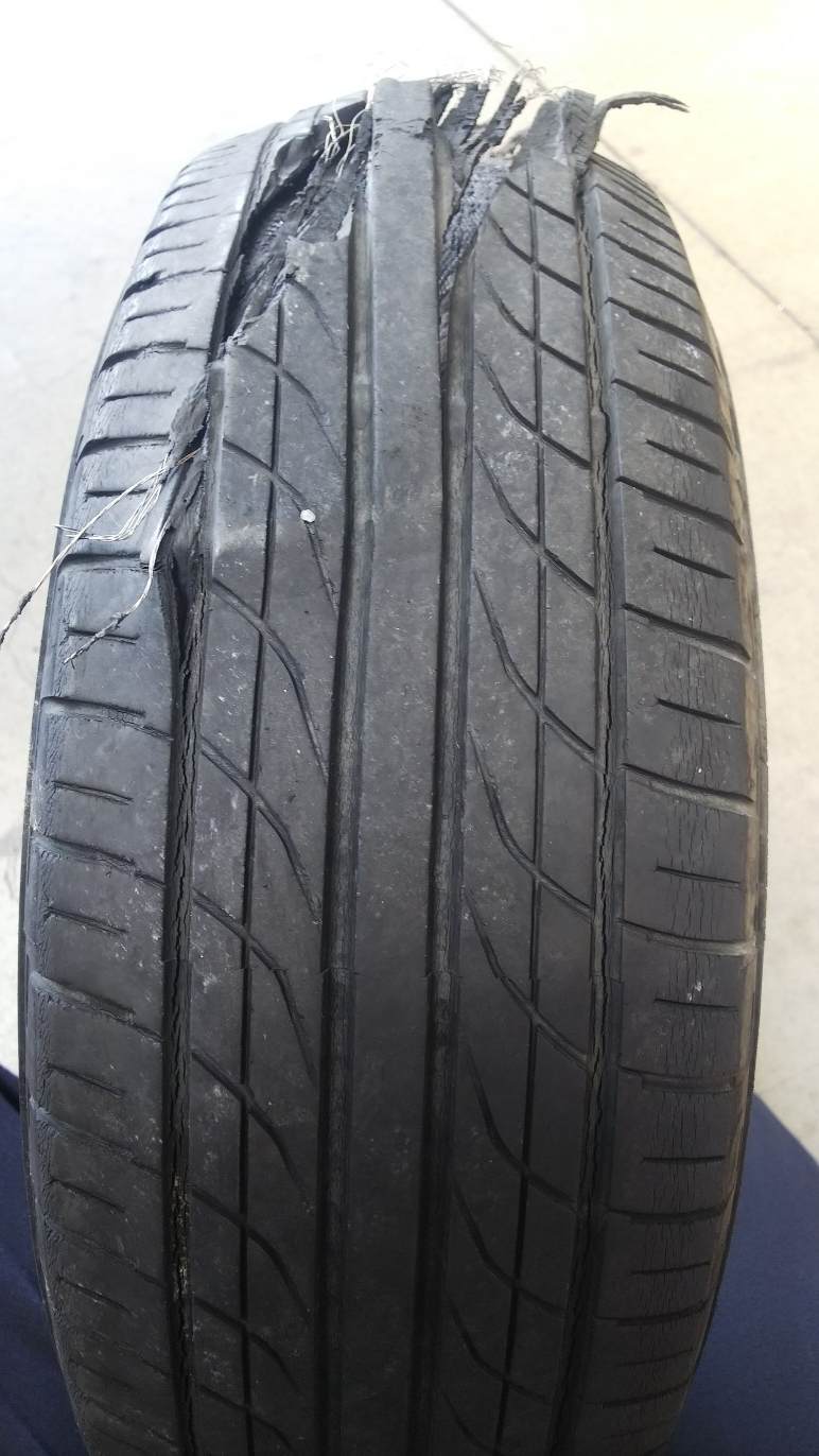 バーストタイヤ剥離２